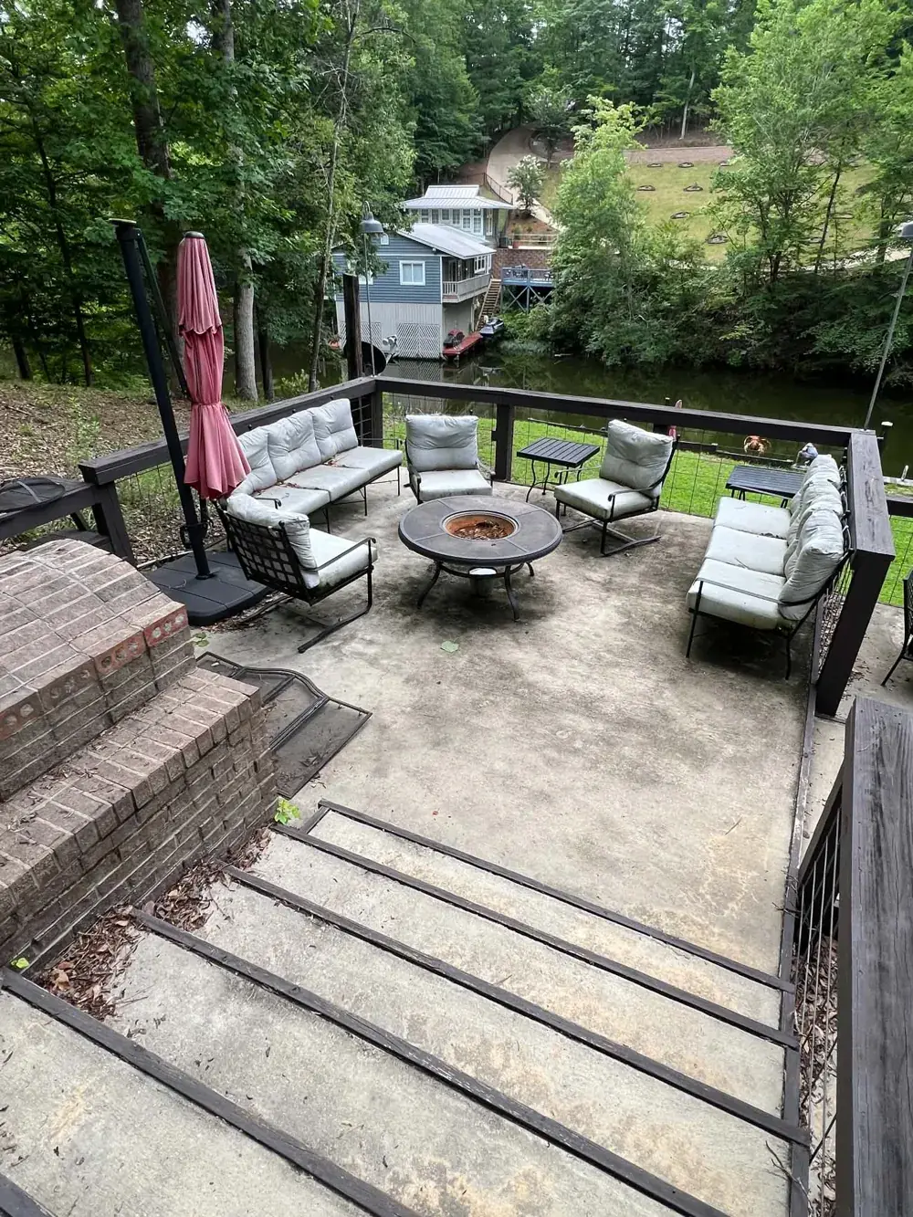 Deck and fence cleaning in Central Alabama